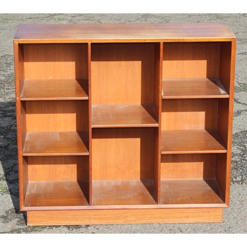 10 - Scandinavian style mid-century bookshelf, in the manner of Peter Hvidt and Olga Molgaard, approx 92c... 