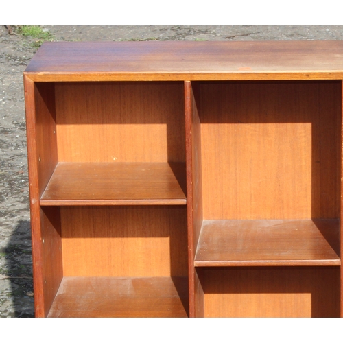 10 - Scandinavian style mid-century bookshelf, in the manner of Peter Hvidt and Olga Molgaard, approx 92c... 