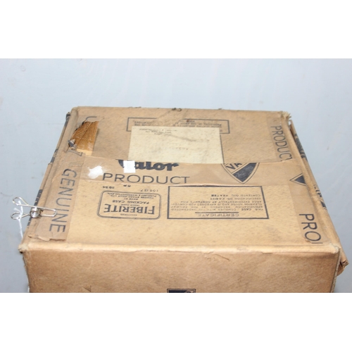 A vintage Valor No 207 oil heater in original box