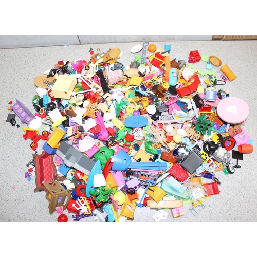 1502 - Playmobil buildings and large qty of accessories