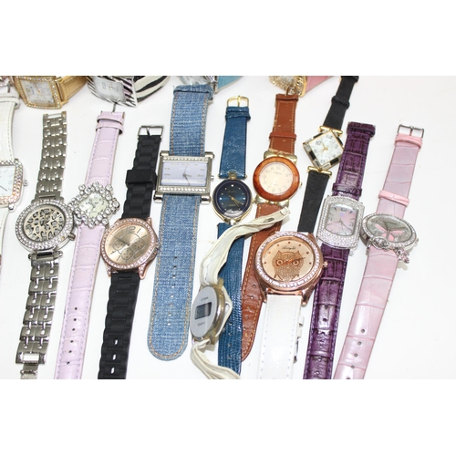 1323 - Qty of ladies watches with soft straps