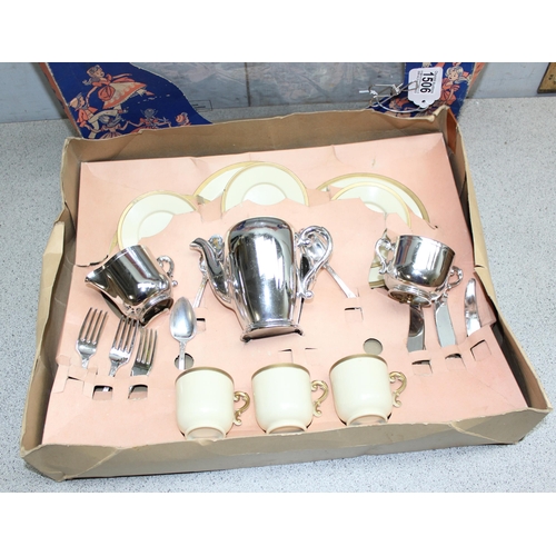 1506 - Vintage ''Reliable Silver Anniversary Ware' tea set in original box