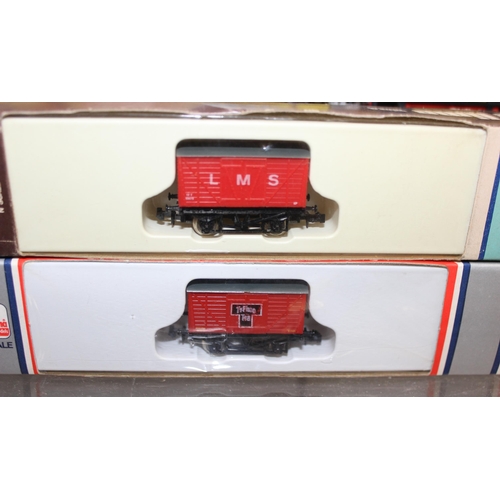 1510 - Qty of N Gauge rolling stock with examples by Lima, Wrenn and Piko Modellbahn