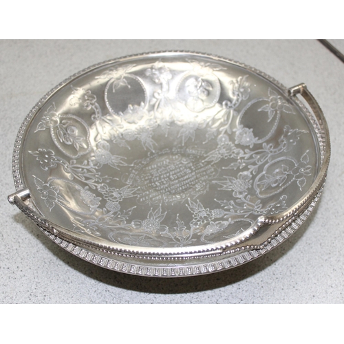 1737 - Qty of antique and later mixed metalware to include a silver plated fruit bowl