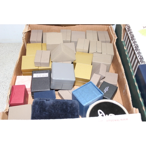 2290 - A large qty of assorted jewellery boxes, mainly ring boxes and other watch and jewellery display box... 