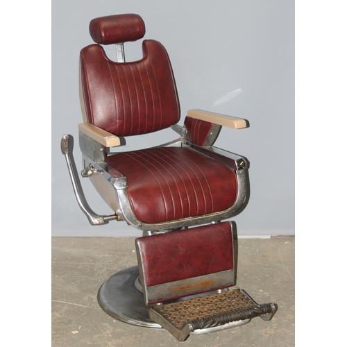 91 - A vintage retro Belmont adjustable barber's chair on heavy metal base