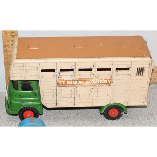 1515 - Mix of vintage Tri-ang model vehicles to incl bus