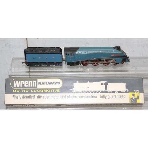 1516 - Vintage boxed Wrenn Railways OO/HO W2212 4-6-2 Gresley LNER locomotive