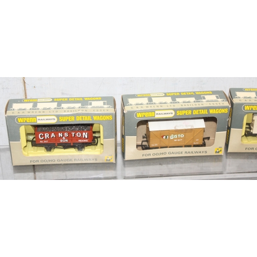 1518 - Qty of model freight carriages and Wrenn Cardiff Castle locomotive in box