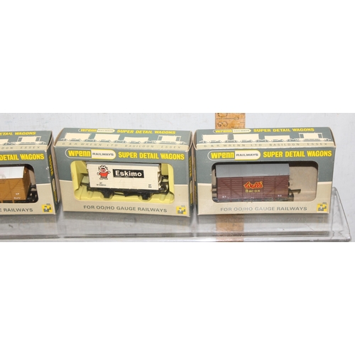 1518 - Qty of model freight carriages and Wrenn Cardiff Castle locomotive in box