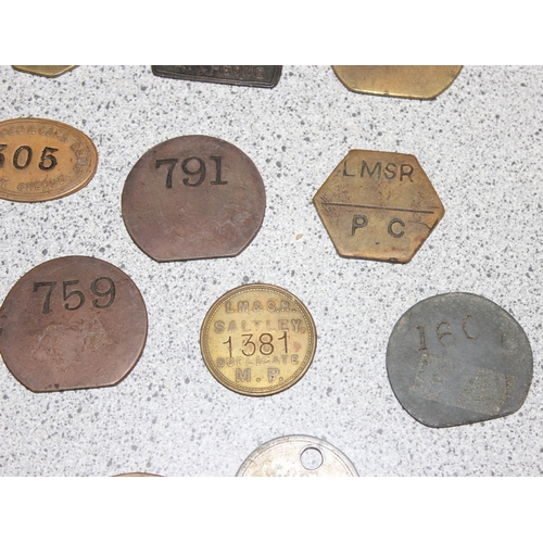 723 - Qty of railway pay tokens, seal reps etc