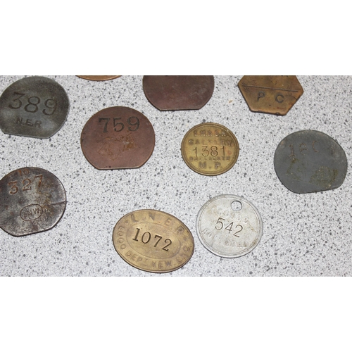 723 - Qty of railway pay tokens, seal reps etc