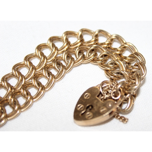 2413 - 9ct gold bracelet with double links and padlock clasp, approx 14.31g gross