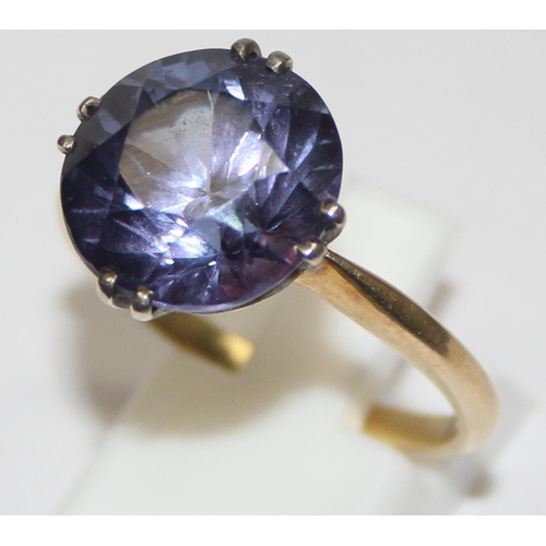 2005 - A vintage 14ct gold and amethyst dress ring, seemingly unmarked but XRF tests as 14ct gold, approx s... 