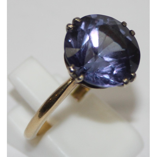 2005 - A vintage 14ct gold and amethyst dress ring, seemingly unmarked but XRF tests as 14ct gold, approx s... 