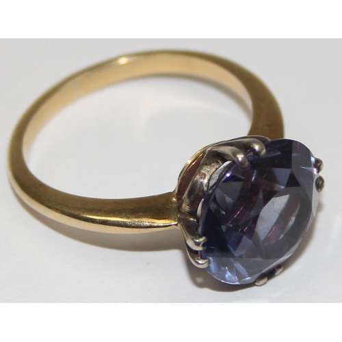 2005 - A vintage 14ct gold and amethyst dress ring, seemingly unmarked but XRF tests as 14ct gold, approx s... 