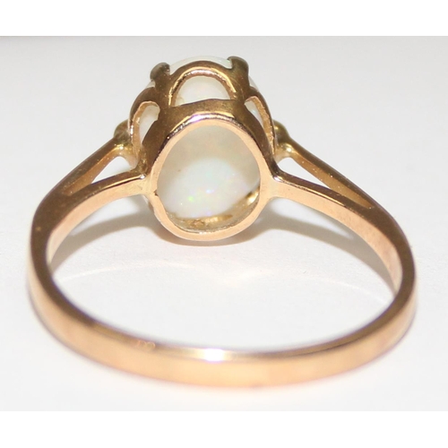 2039 - An 18ct gold and opal set ring, Sheffield 1990, approx size S, approx 2.91g gross