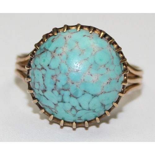 2040 - A vintage 14ct gold dress ring with turquoise stone, seemingly unmarked but XRF tests as 14ct gold, ... 