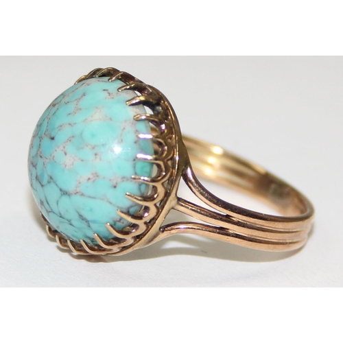 2040 - A vintage 14ct gold dress ring with turquoise stone, seemingly unmarked but XRF tests as 14ct gold, ... 