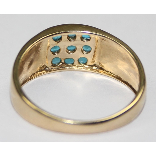 2043 - An unusual retro style 9ct gold signet ring set with 9 small blue stones in a square, full English h... 