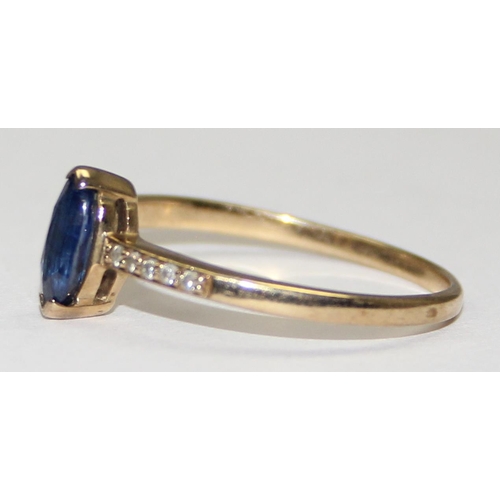 2102 - An antique style 9ct gold solitaire blue stone and diamond ring, full English hallmarks, approx size... 