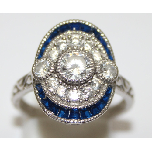 2224 - 925 silver antique style blue and white stone dress ring, approx size P