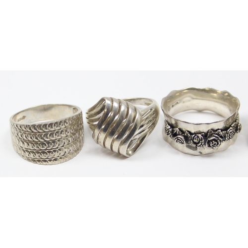 2266 - 6 assorted chunky 925 silver dress rings, mainly silver bands in various designs, mixed sizes approx... 