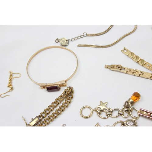 2285 - Qty of assorted gold plated jewellery, approx 173.62g gross