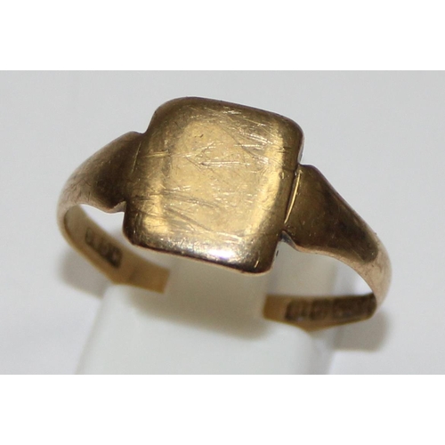 2009 - A 9ct gold gents signet ring, Birmingham 1932, approx size V, approx 3.07g gross