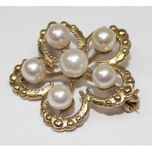 2015 - A 9ct gold and pearl brooch formed as a flower, marks rubbed but XRF confirmed as 9ct gold, approx 2... 