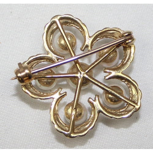 2015 - A 9ct gold and pearl brooch formed as a flower, marks rubbed but XRF confirmed as 9ct gold, approx 2... 