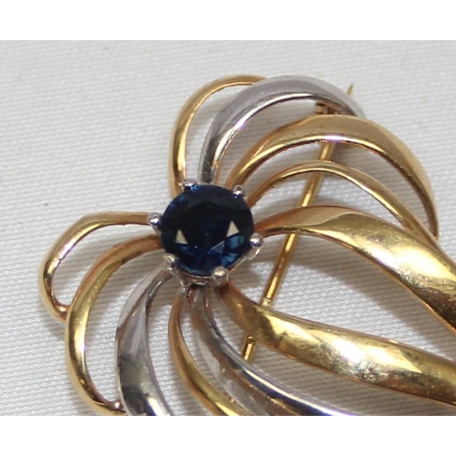 2016 - 9ct white and yellow gold brooch set with a blue stone, marked to pin and XRF confirmed, approx 3.42... 