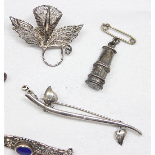 2027 - 6 assorted vintage silver brooches to inc one formed as a Miner's lamp, some marked but all XRF test... 