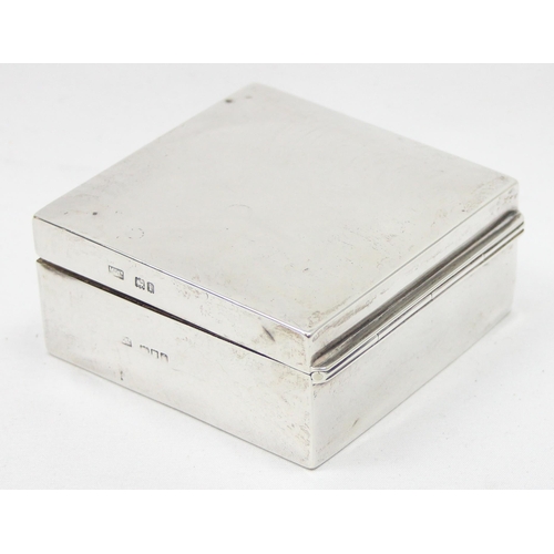 1036 - An early 20th century silver cigarette box, London 1904 by Mappin & Webb, approx 205.33g gross, weig... 