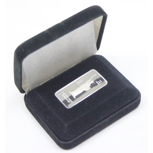 1223 - 999 fine silver 1 Troy ounce silver ingot in presentation box with certificate, XRF tested