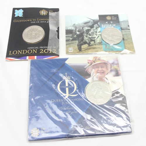 1227 - 3 £5 coins in original packaging, 3 boxed 50p keyrings and 2 other commemorative coins