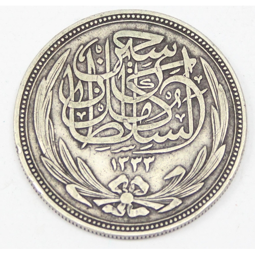 1238 - An Egyptian 20 Qirsh/ Piastres Hussein Kamel silver coin, approx 27.72g gross