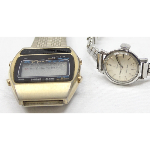 1336 - A vintage Zetron Quartz LCD watch and a ladies Tissot Seastar Seven watch on expanding metal strap (... 