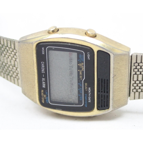 1336 - A vintage Zetron Quartz LCD watch and a ladies Tissot Seastar Seven watch on expanding metal strap (... 