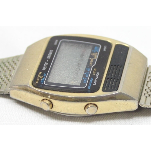 1336 - A vintage Zetron Quartz LCD watch and a ladies Tissot Seastar Seven watch on expanding metal strap (... 