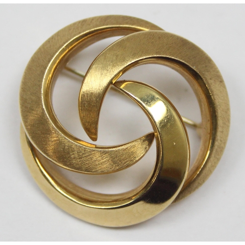 2301 - A retro Italian 18ct gold swirled brooch, marked 9 VI 750 and XRF confirmed, approx 3cm wide, approx... 