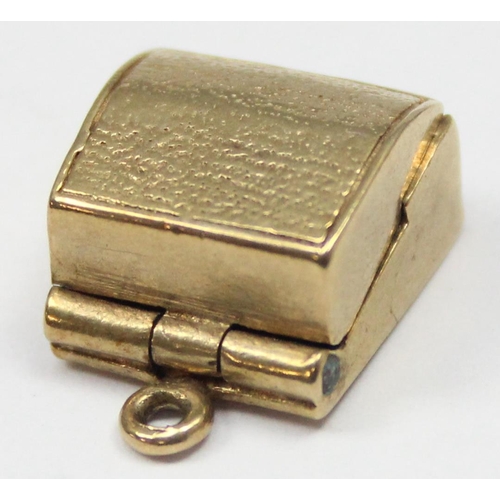 2308 - A vintage 9ct gold pendant or charm formed as a portable record player, marked and XRF confirmed, ap... 