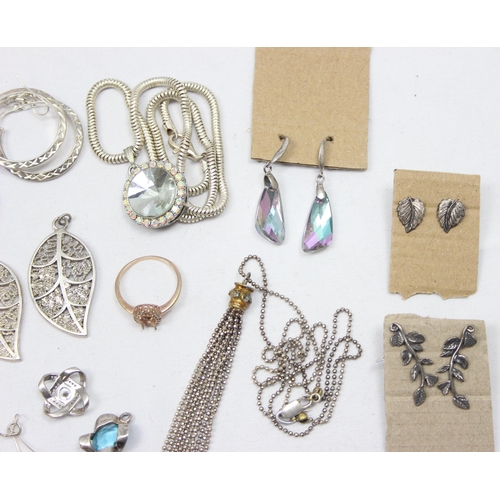 2352 - A large qty of assorted silver and silver mounted jewellery, all pieces XRF confirmed, and most piec... 