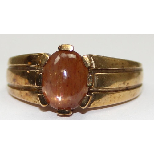 2363 - A 9ct gold and red cabochon stone ring, marked for Birmingham 2006, in Clogau box, approx size O, ap... 