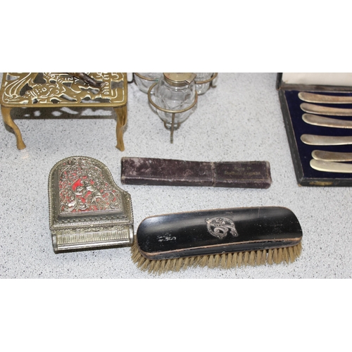 1028 - Qty of antique and later metal items to incl silver plate