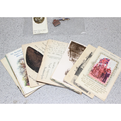 1413 - Mixed military lot to incl postcards, Royal Flying Corps cap badge and a RAF Sweetheart brooch