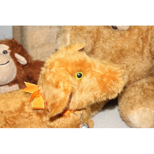 1535 - Qty of vintage soft toys to incl teddies