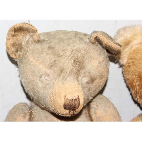 1535 - Qty of vintage soft toys to incl teddies