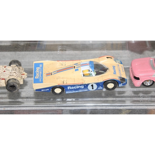 1536 - Qty Scalextric racing cars and a table top display box