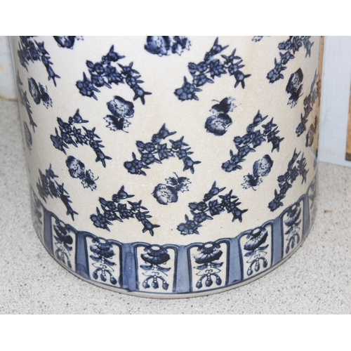 1752 - Large blue and white ceramic stick/umbrella stand, approx 47cm tall